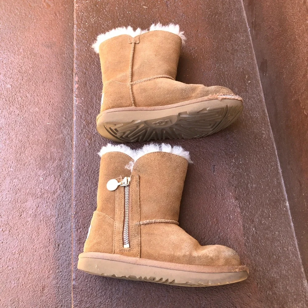 Koolaburra by Ugg Girls Side Zip Boots‎ Size 13 Chestnut Sheepskin Suede